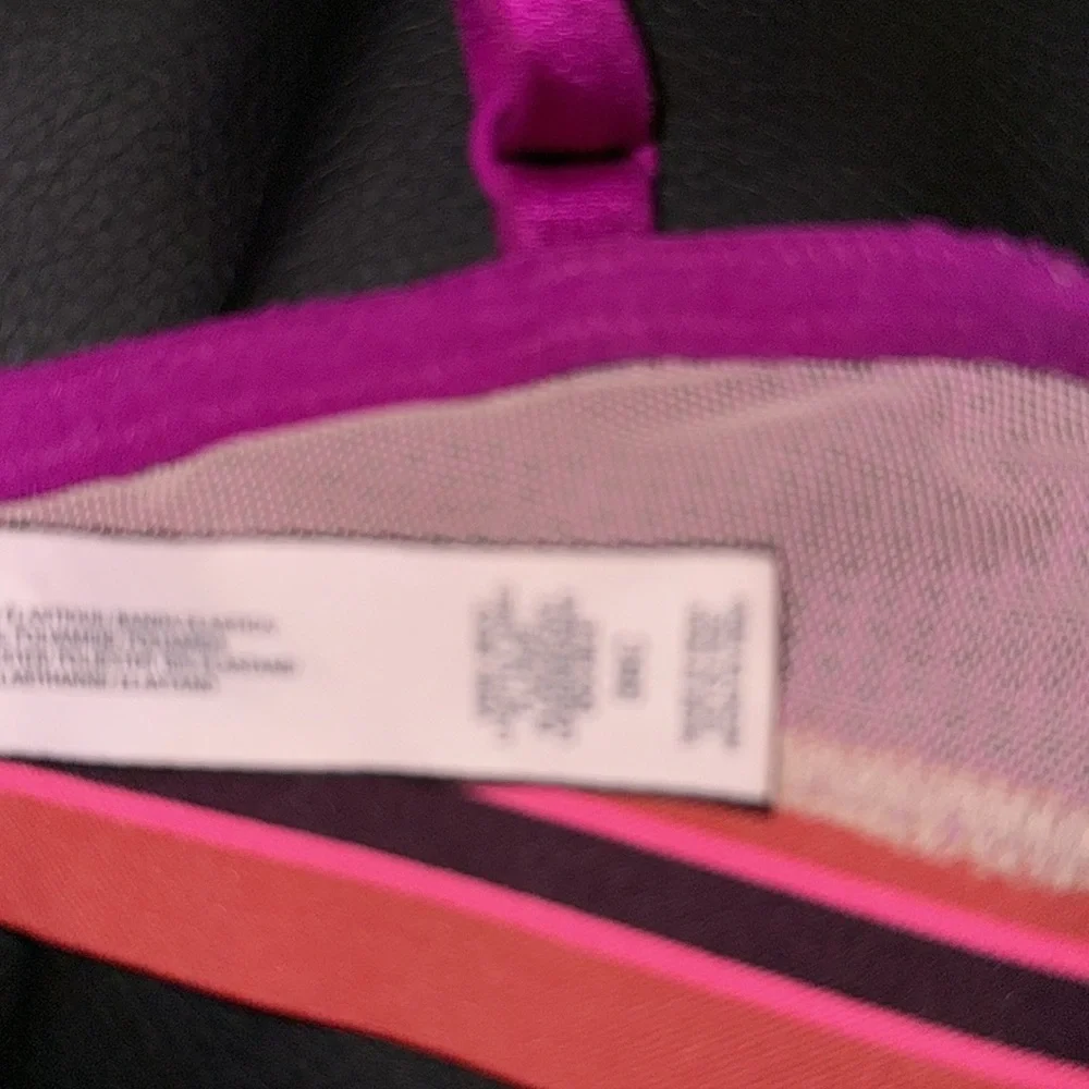 New Victoria Secert bra 36c never worn just took the tag off can’t return it . - Picture 4 of 6